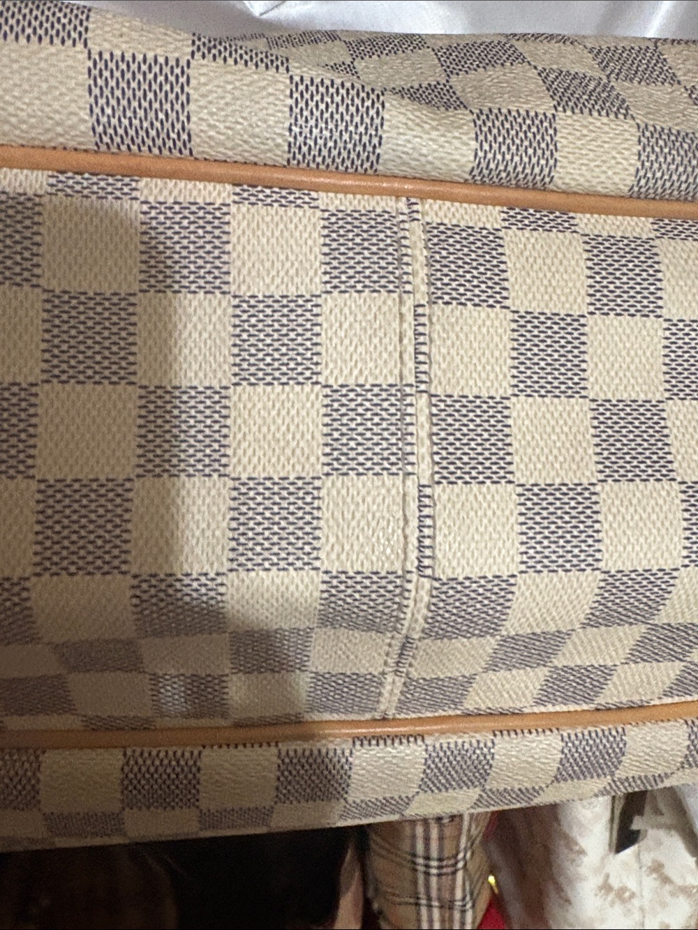 Louis Vuitton Galleria GM - Picture 14 of 16